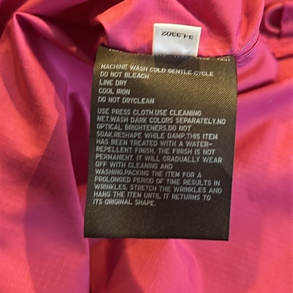 Uniqlo sz M pocketable parka pink like new condition lightweight pack travel - Picture 6 of 6
